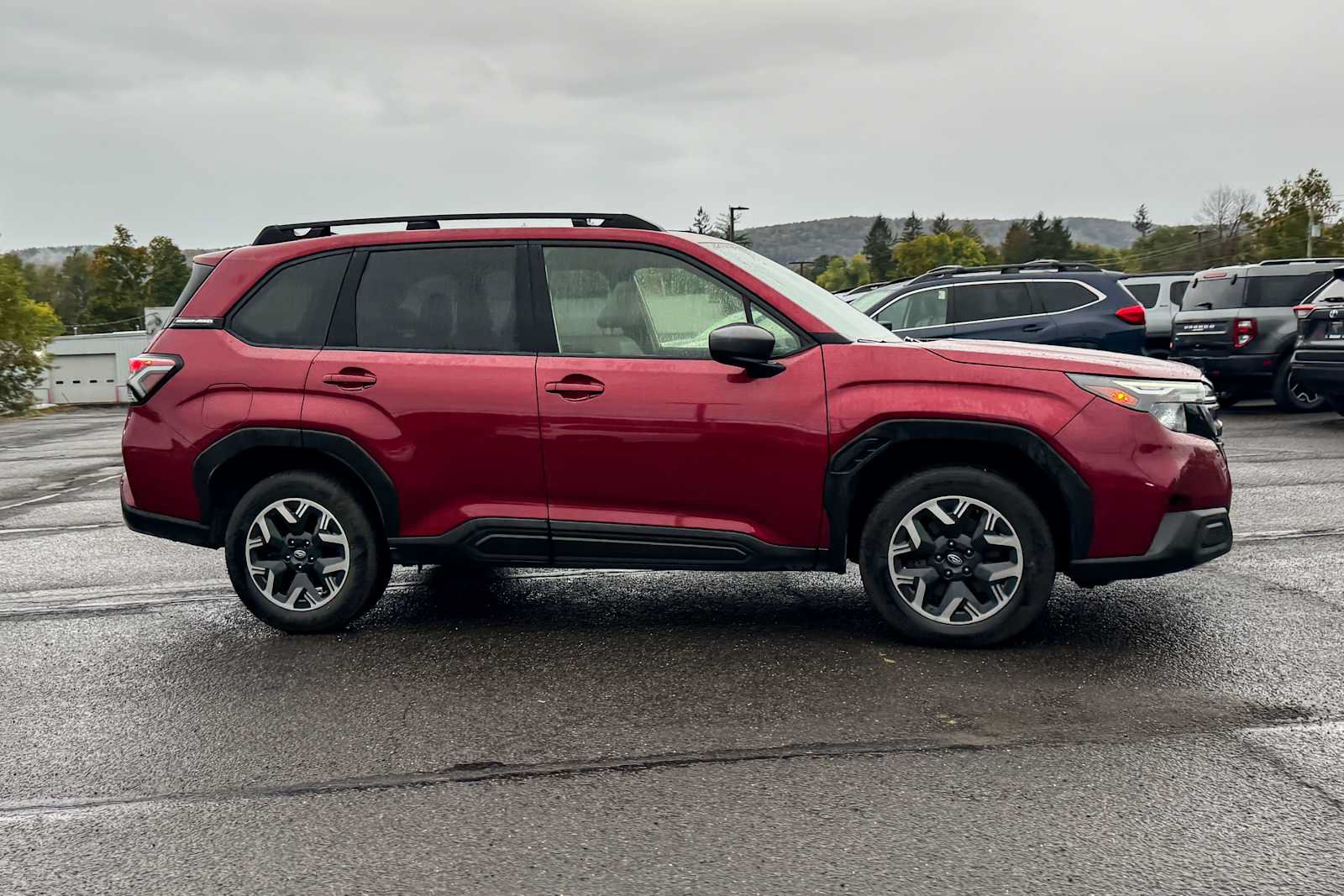 Certified 2025 Subaru Forester Premium AWD/4WD image 2