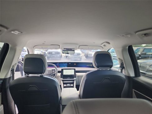 New 2026 Lincoln Nautilus Premier w/ Jet Appearance Package image 19