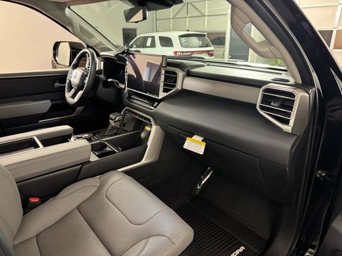 Used 2023 Toyota Tundra Limited image 39