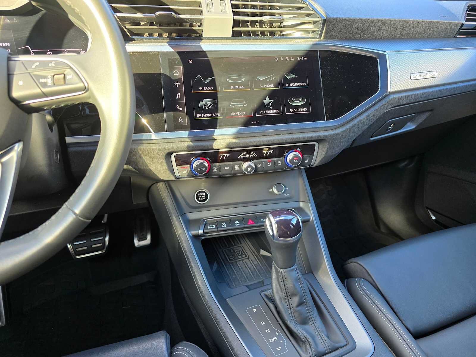 Used 2024 Audi Q3 2.0T Premium Plus w/ Premium Plus Package AWD/4WD image 25