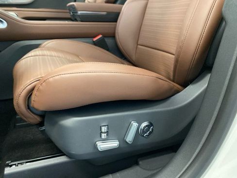 New 2026 Lincoln Nautilus Reserve image 16