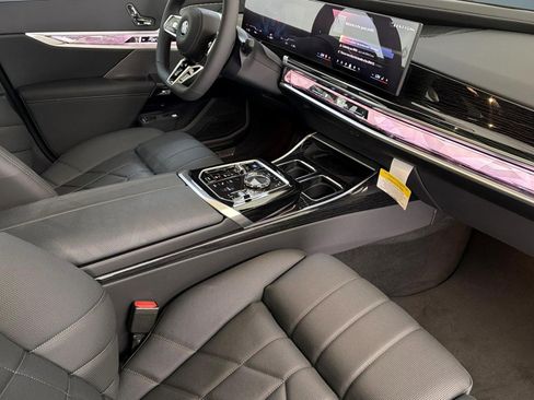 New 2026 BMW i7 xDrive60 image 27