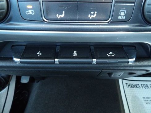 Used 2015 Chevrolet Silverado 1500 LT image 25