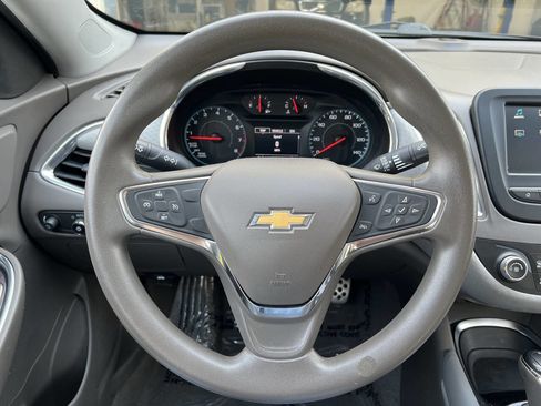 Used 2016 Chevrolet Malibu LT image 14