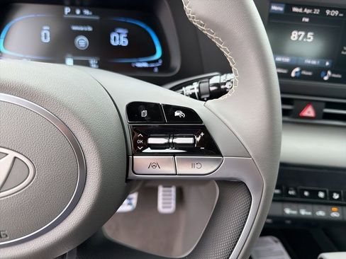 New 2026 Hyundai Elantra Sport FWD image 18
