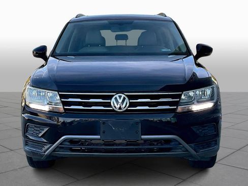 Used 2019 Volkswagen Tiguan SE w/ Panoramic Sunroof Package image 3