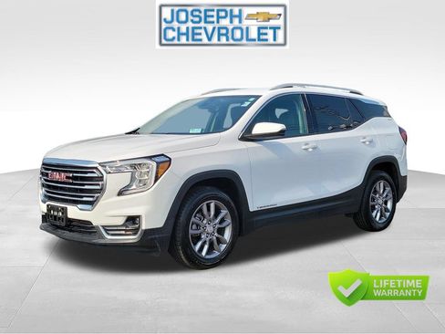 Used 2024 GMC Terrain SLT AWD/4WD image 2