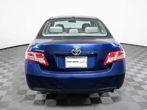 Used 2011 Toyota Camry LE image 6
