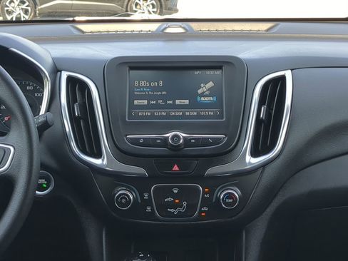 Used 2018 Chevrolet Equinox LT w/ LPO, Cargo Package FWD image 16