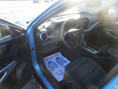 Certified 2025 Chevrolet Trax LS image 16