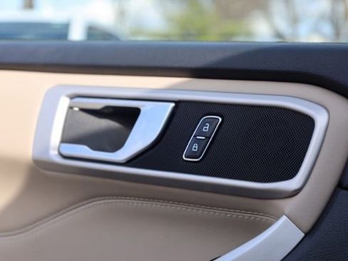 Used 2022 Ford Explorer XLT w/ Equipment Group 202A image 20