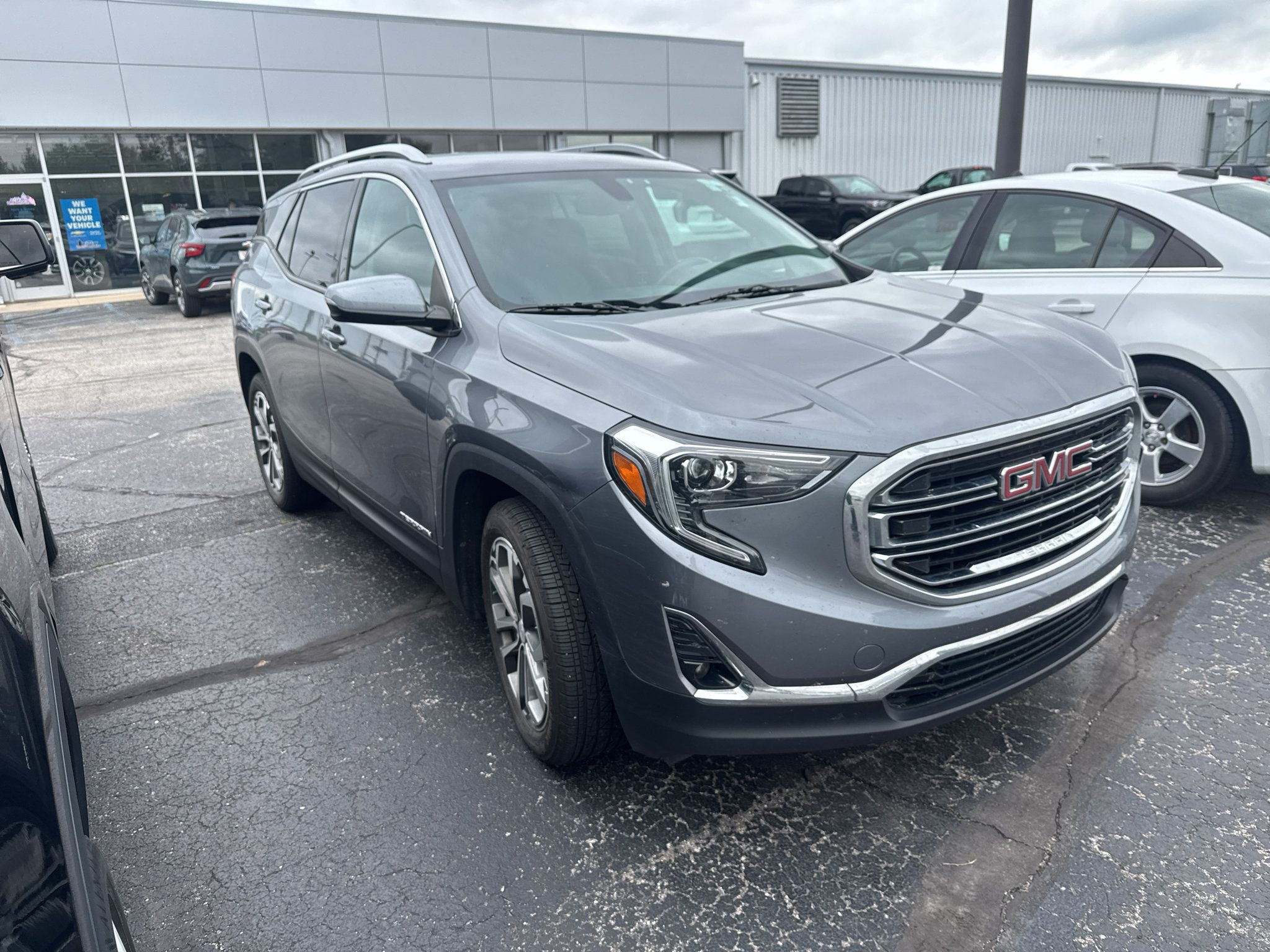 Used 2019 GMC Terrain SLT w/ Preferred Package FWD image 4