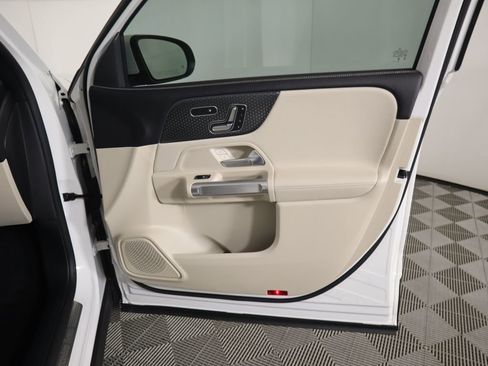 Certified 2025 Mercedes-Benz GLB 250 GLB 250 image 25