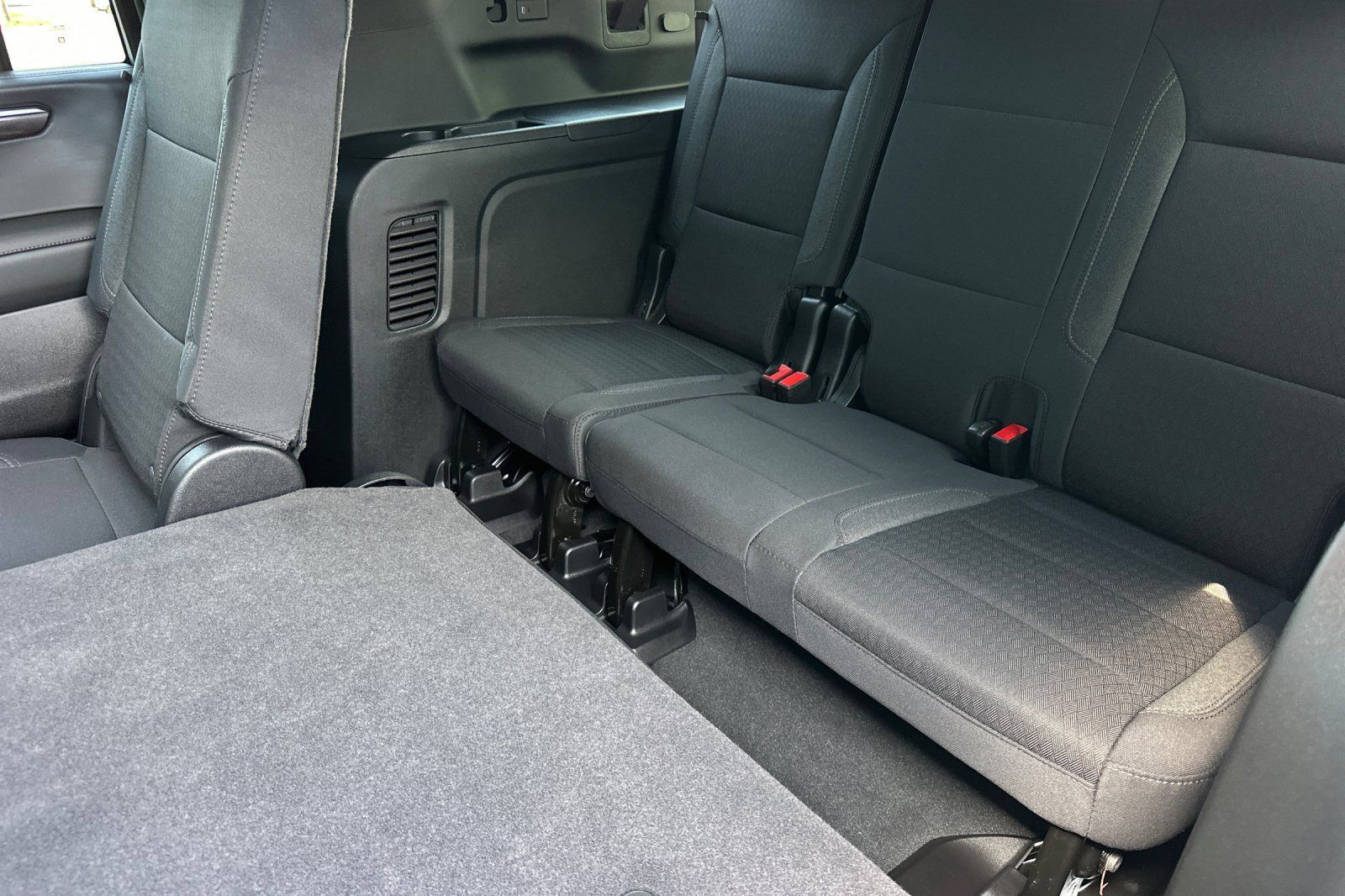 New 2026 Chevrolet Suburban LS w/ LPO, Dark Essentials Package RWD image 15
