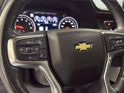 Used 2021 Chevrolet Suburban Premier image 22