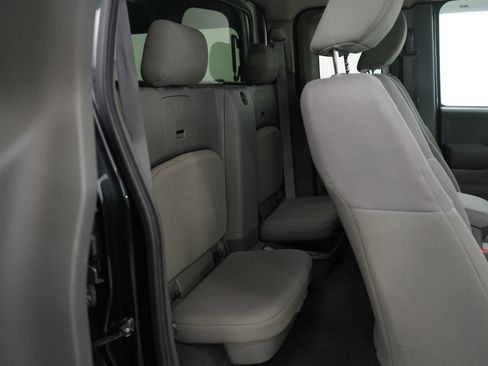 Used 2019 Nissan Frontier S RWD image 12