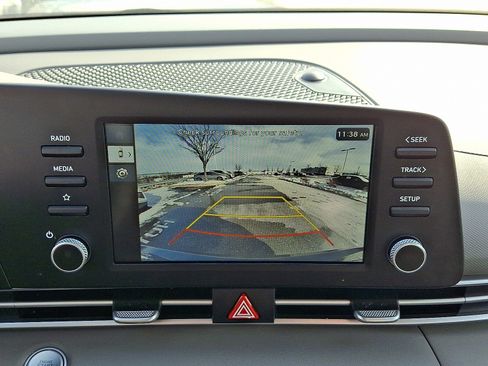 Certified 2025 Hyundai Elantra Sport image 17