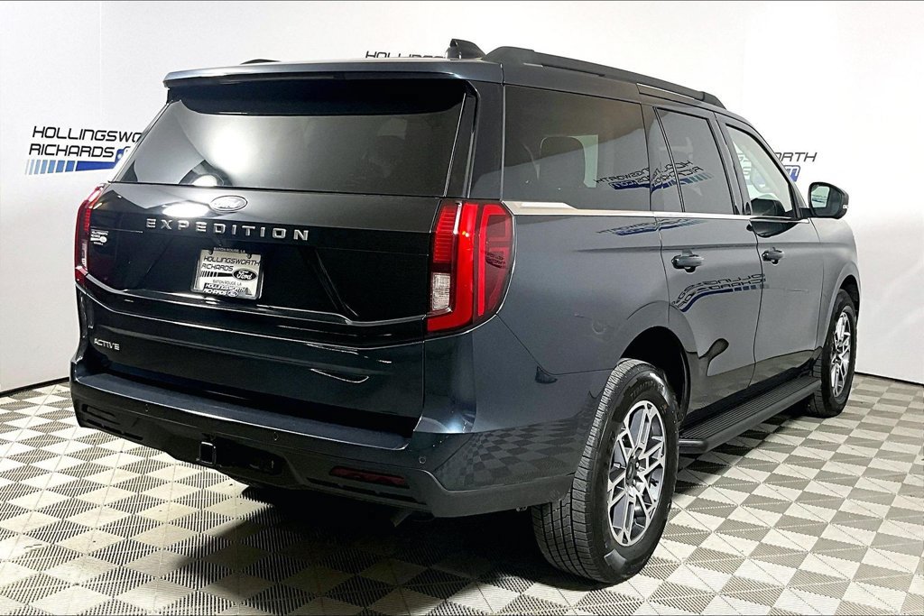 Used 2026 Ford Expedition Active RWD image 9