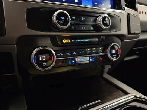 Used 2022 Ford F350 Lariat w/ Lariat Value Package RWD image 26