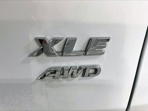 Used 2023 Toyota RAV4 XLE image 9