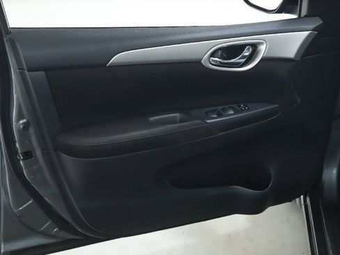 Used 2015 Nissan Sentra SV w/ Navigation Package image 15