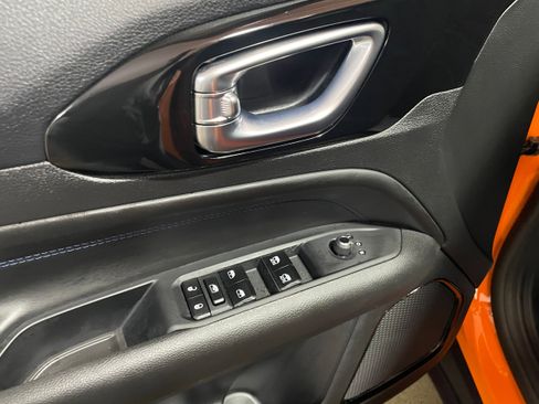 New 2026 Jeep Compass Latitude image 9