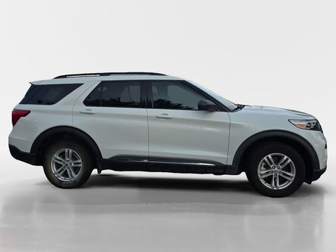 Used 2020 Ford Explorer XLT w/ Class III Trailer Tow Package AWD/4WD image 3