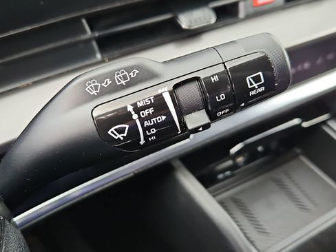 Used 2023 Kia Sportage EX AWD/4WD image 25