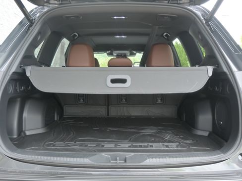 Used 2025 Subaru Forester Touring w/ Popular Package - Touring AWD/4WD image 35
