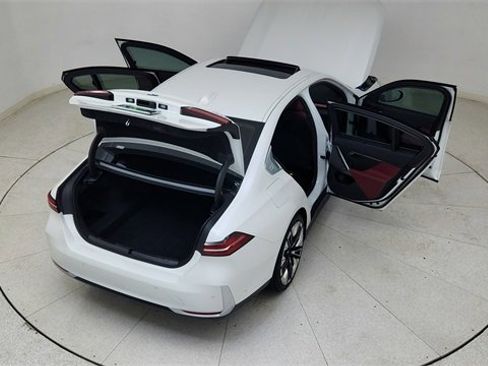 Used 2025 BMW 540i xDrive image 85