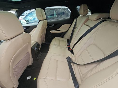 Used 2017 Jaguar F-PACE Prestige image 16