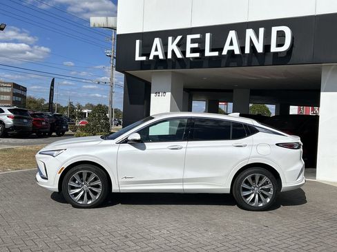New 2025 Buick Envista Avenir image 3