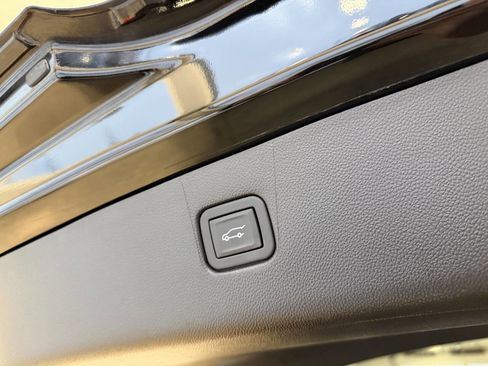 Used 2024 Chevrolet Blazer LT w/ Convenience Package image 16