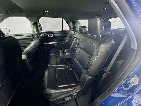 Used 2023 Ford Explorer XLT w/ Equipment Group 202A image 27