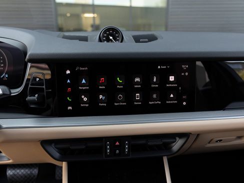 Certified 2025 Porsche Cayenne Coupe image 24