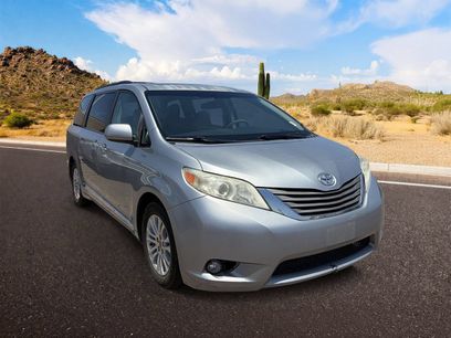 Used 2013 Toyota Sienna XLE w/ Premium Pkg