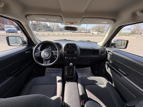 Used 2015 Jeep Patriot Sport w/ Power Value Group AWD/4WD image 18