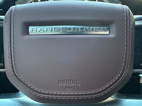 Used 2025 Land Rover Range Rover SE image 15