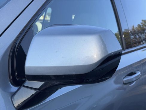 Used 2024 Chevrolet Suburban RST image 8