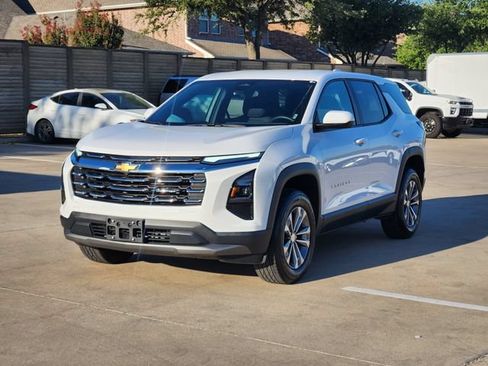 Used 2026 Chevrolet Equinox LT FWD image 11