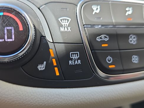 Used 2023 Chevrolet Malibu LT FWD image 30
