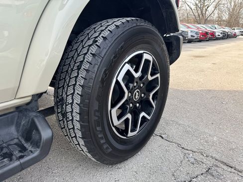 Used 2025 Ford Bronco Outer Banks image 11