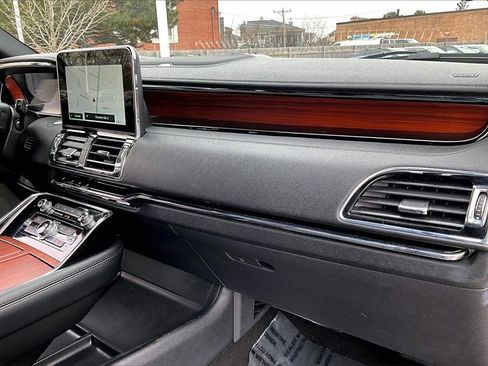 Used 2020 Lincoln Navigator L Reserve w/ Luxury Package image 25