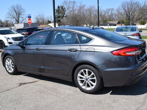 Used 2020 Ford Fusion SE image 10