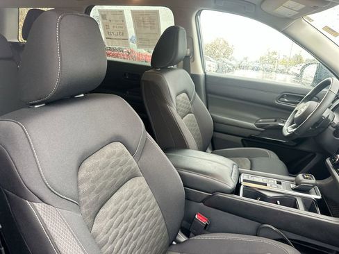 Used 2024 Nissan Pathfinder SV image 51