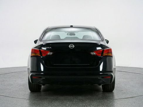 Used 2025 Nissan Altima 2.5 SV image 7