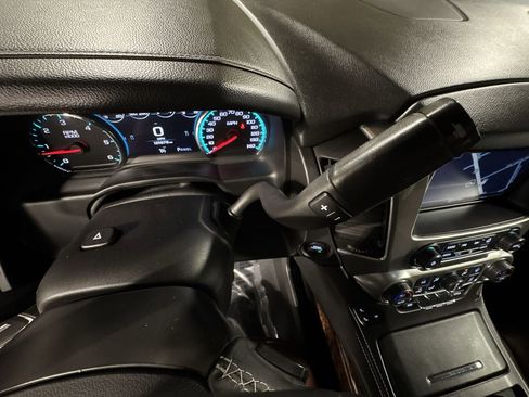 Used 2019 Chevrolet Suburban Premier w/ Premier Plus Edition image 29