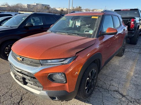 Certified 2022 Chevrolet TrailBlazer LT w/ Driver Confidence Package image 3
