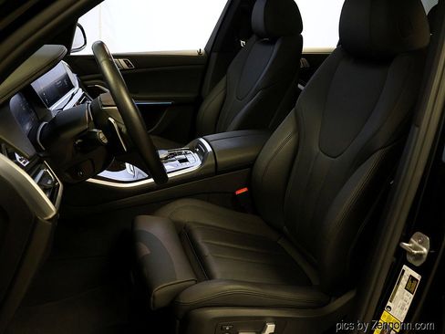 Used 2021 BMW X5 xDrive45e w/ Parking Assistance Package image 11