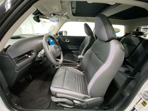 Certified 2025 MINI Cooper S image 17